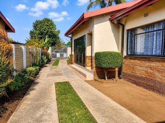 3 Bedroom Property for Sale in Oos Einde North West